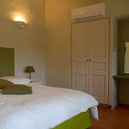 Domaine De La Pomme Hotel Trets